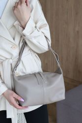 Женская светлая кожаная сумка в цвете капучино, из натуральной кожи