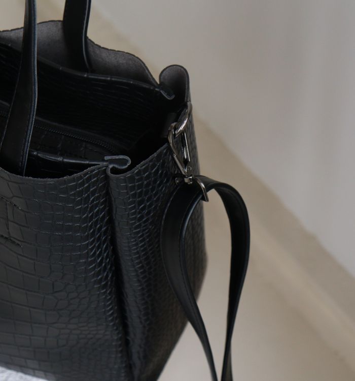 Женская сумка МІС 35458 черная с принтом